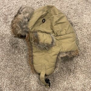 Mad Bomber rut hat. Size medium. Rabbit fur.